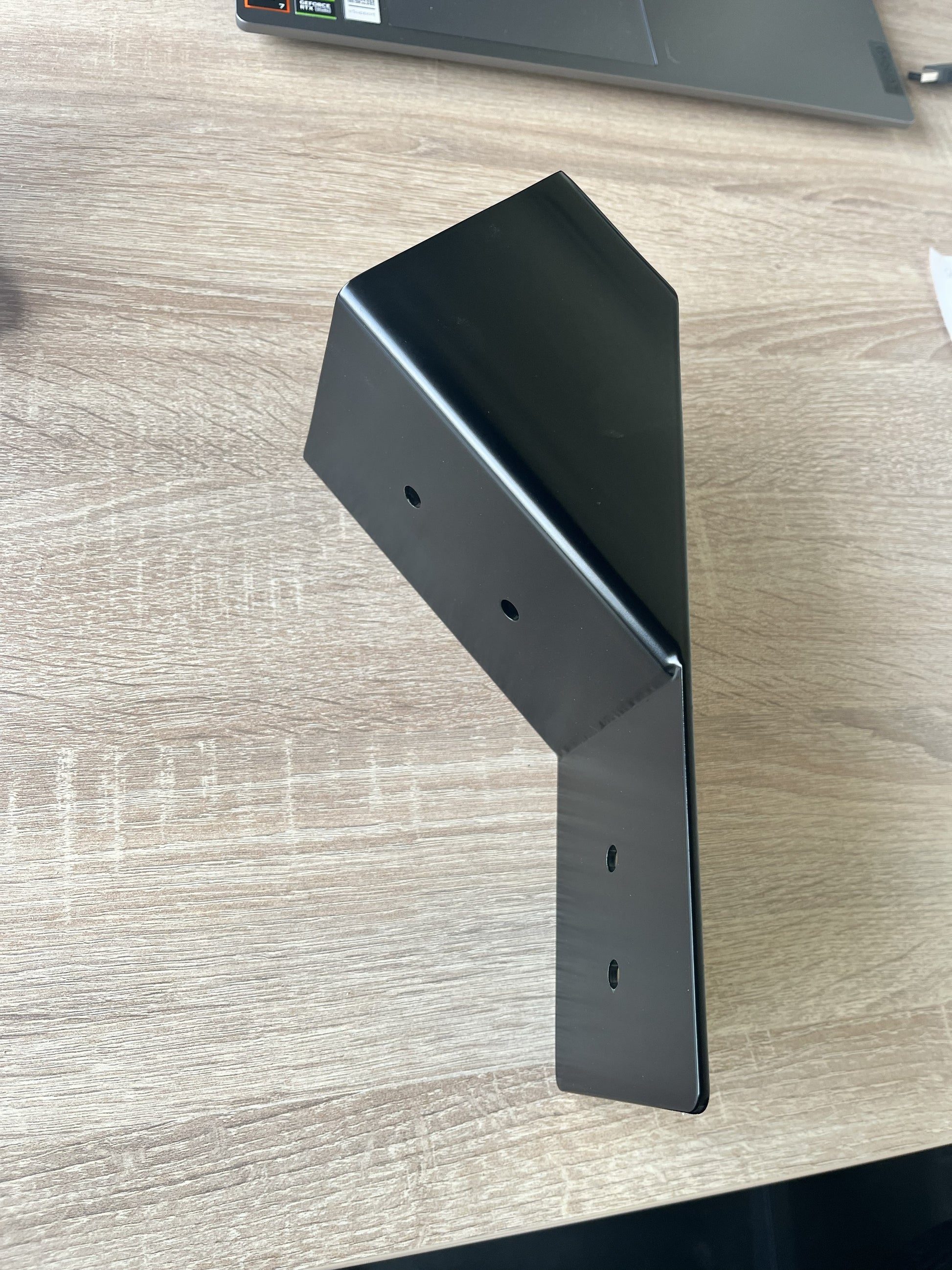 Terases 45° support bracket for 95x95mm lumber, metal corner brace for sturdy woodworking and construction projects.