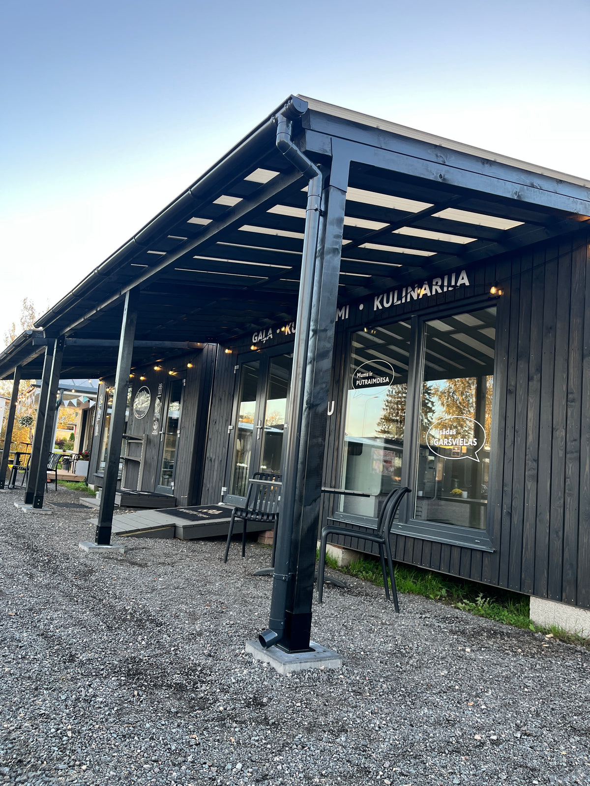 Modulāra "Saliec pats" nojume, kas balstīta pret sienu, 6mx3,5/2,5m