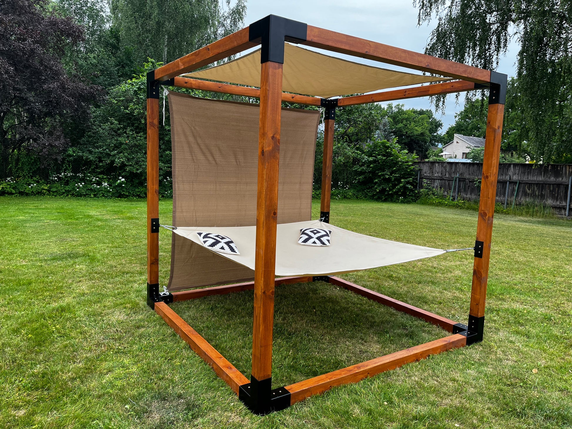 3-way Corner Bracket for Pergola (95x95mm lumber).