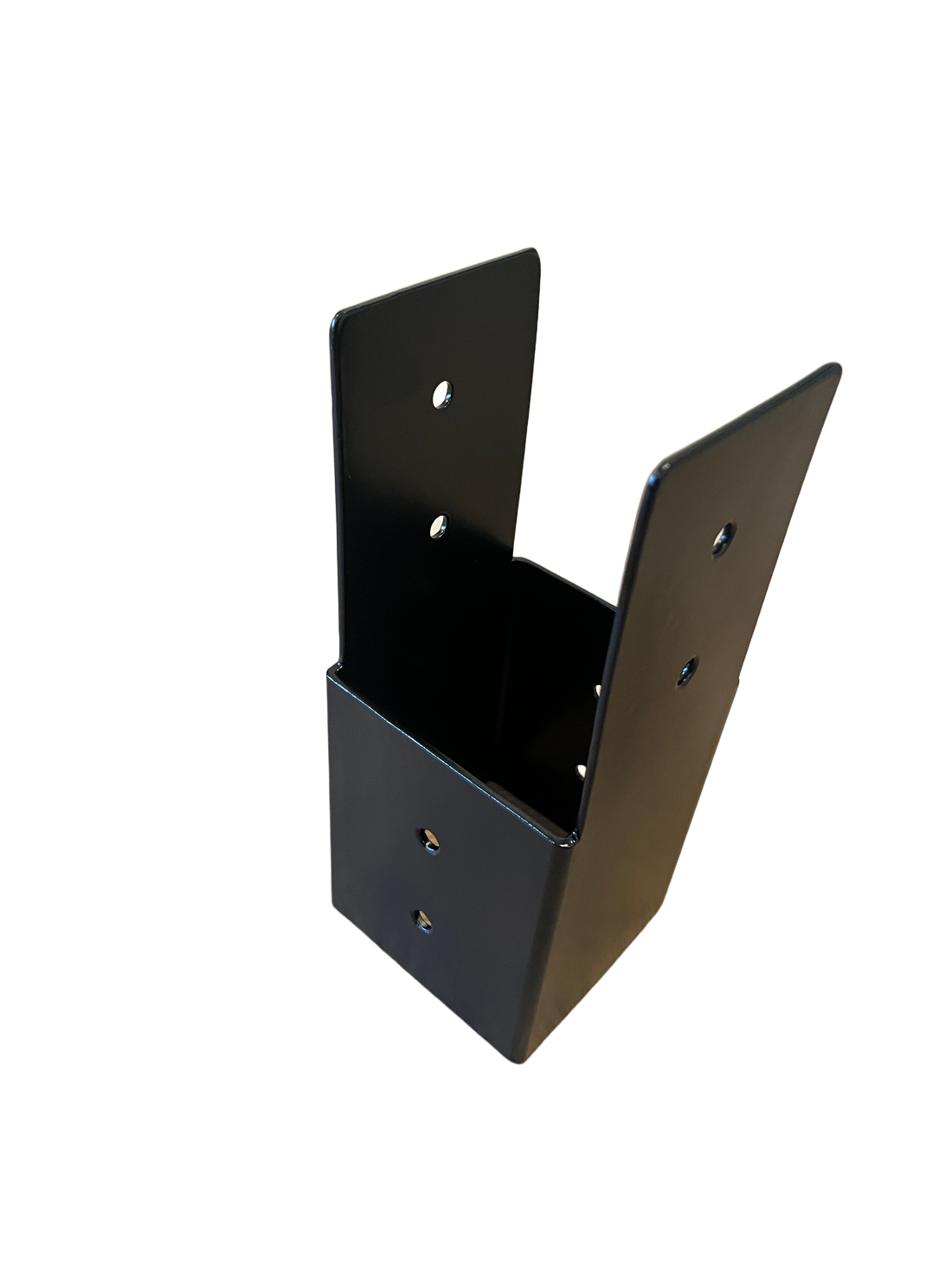 Terases 95x95mm support bracket for lumber, showing a close-up of the sturdy metal bracket used in construction.